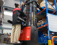 Фото штабелер с откидной платформой и ограждением для оператора ep es16-rs на сайте www.kiit.ru в интернет-каталоге КИИТ ☎ +7(800) 707-07-45 Изображение №6