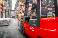 Фото электрический погрузчик ep efl252 li-ion 2500 кг 3 метра на сайте www.kiit.ru в интернет-каталоге КИИТ ☎ +7(800) 707-07-45 Изображение №3