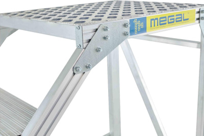 Лестница-подмости MEGAL ЛП-1,0 | Высота 1 м, 4 ступени, поручень, колеса. Изображение №4