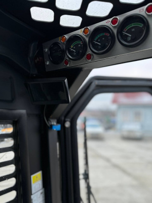 Мини погрузчик с бортовым поворотом XTRAC S8 (850 кг). Изображение №12