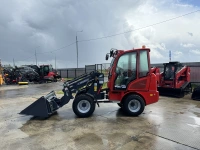 Фото мини погрузчик с телескопической стрелой quadtrac wl40t evo (1000 кг, высота подъема 3400 мм, шарнирно-сочлененная рама) на сайте www.kiit.ru в интернет-каталоге КИИТ ☎ +7(800) 707-07-45 Изображение №12