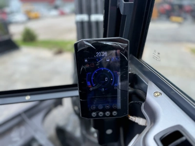 Гусеничный мини-экскаватор с кабиной QUADTRAC EX60. Изображение №22