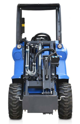 Мини-погрузчик MULTIONE 5.2K id (Premium) (820 кг, высота подъема 2,75 м, двигатель Kubota D902, гидропоток 42 л/мин). Изображение №2