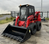 Фото колесный мини погрузчик с бортовым поворотом quadtrac ssl95jmax на сайте www.kiit.ru в интернет-каталоге КИИТ ☎ +7(800) 707-07-45 Изображение №5