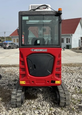 Мини экскаватор с кабиной QUADTRAC EX28 PRO. Изображение №9