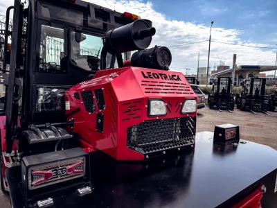 Полноприводный вилочный погрузчик LEOTRACK 35C (3,5 т, высота подъема 4,8 м, цельная рама). Изображение №16