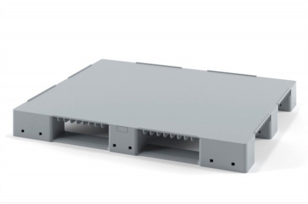 Фото пластиковый стеллажный поддон на трёх полозьях iplast 02.114 сплошной серый на сайте www.kiit.ru в интернет-каталоге КИИТ ☎ +7(800) 707-07-45