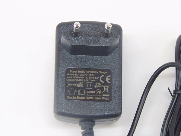 Фото зарядное устройство для тележек wh-25es 7v/1a (charger) на сайте www.kiit.ru в интернет-каталоге КИИТ ☎ +7(800) 707-07-45 Изображение №3