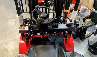 Вилочный электропогрузчик EP EFL302 Li-ion 3000 кг 6 метров. Изображение №3