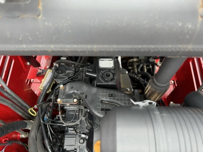 Мини погрузчик с бортовым поворотом QUADTRAC SSL85. Изображение №20