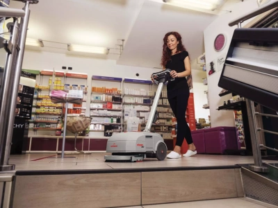 Поломоечная машина Comac Vispa XS. Изображение №2