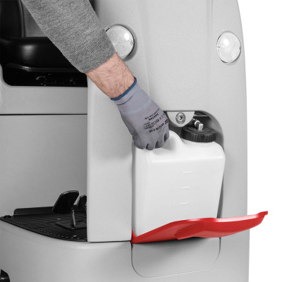 Поломоечная машина с сиденьем оператора COMAC INNOVA 85B Comfort, литий 144 Ач. Изображение №9