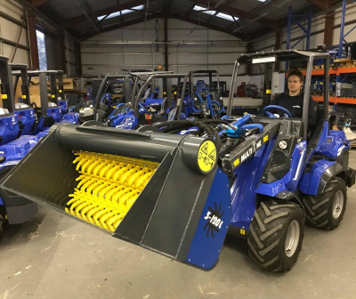 Мощный мини-погрузчик MULTIONE 8.5 SK Stage V (Premium) (1640 кг, высота подъема 3,2 м, двигатель Kohler 57 л.с., гидропоток 83 л/мин). Изображение №4