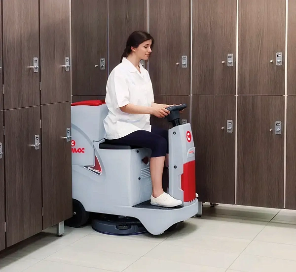 Фото поломоечная машина с местом оператора comac innova 55b на сайте www.kiit.ru в интернет-каталоге КИИТ ☎ +7(800) 707-07-45 Изображение №4
