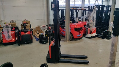 Электроштабелер EP EST152. Изображение №3