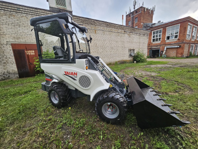 Мини-погрузчик шарнирно-сочлененный TAIAN DY840. Изображение №20