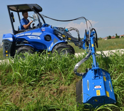 Мини-погрузчик MULTIONE 5.2K (820 кг, высота подъема 2,75 м, двигатель Kubota D902). Изображение №5