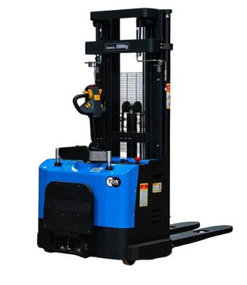 Штабелер самоходный 2,0 т 5,0 м TOR ES20T4 24/210 В/Ач ЭУР, Curtis, H-мачта (с платформой). Изображение №1