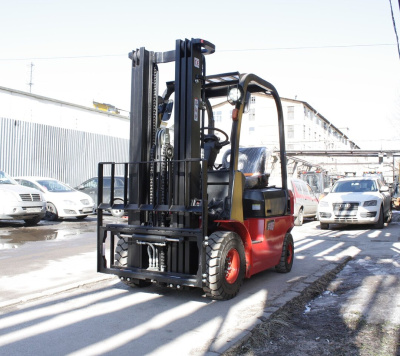 Дизельный вилочный погрузчик EP CPCD15T8. Изображение №5