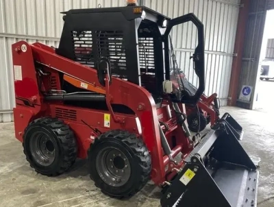 Мини погрузчик QUADTRAC SSL85. Изображение №6