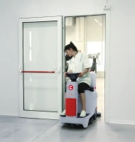 Фото поломоечная машина с местом оператора comac innova 55b на сайте www.kiit.ru в интернет-каталоге КИИТ ☎ +7(800) 707-07-45 Изображение №7