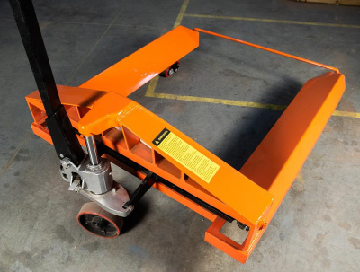 Гидравлическая тележка TOR ZT 2.5T - 1150*1150 для рулонов. Изображение №1