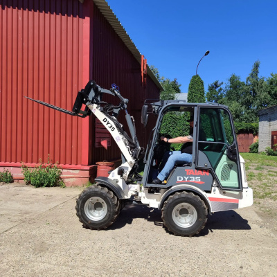 Универсальный мини-погрузчик TAIAN DY35LB (1200 кг, 2110 мм, Kubota V1505). Изображение №9