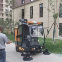 Скорость уборки: Обработка до 14 000 м² в час позволяет справляться с большими объёмами без привлечения дополнительной техники