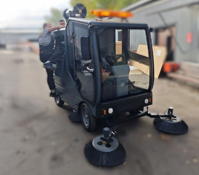 Подметально-уборочная машина Limgard B16C. Изображение №10