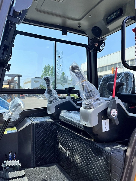 Фото мини экскаватор с кабиной quadtrac ex28 pro на сайте www.kiit.ru в интернет-каталоге КИИТ ☎ +7(800) 707-07-45 Изображение №27