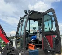 Фото колёсный экскаватор quadtrac e60w (5,5 т, двигатель yanmar 4tnv98, 46,3 квт, производительность 163 л/мин) на сайте www.kiit.ru в интернет-каталоге КИИТ ☎ +7(800) 707-07-45 Изображение №5