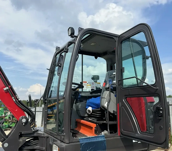 Фото колёсный экскаватор quadtrac e60w (5,5 т, двигатель yanmar 4tnv98, 46,3 квт, производительность 163 л/мин) на сайте www.kiit.ru в интернет-каталоге КИИТ ☎ +7(800) 707-07-45 Изображение №5