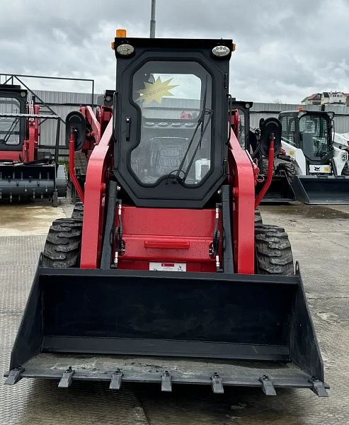 Фото мини погрузчик с бортовым поворотом quadtrac ssl85 на сайте www.kiit.ru в интернет-каталоге КИИТ ☎ +7(800) 707-07-45 Изображение №11