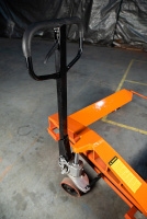 Фото гидравлическая тележка tor zt 2.5t - 1150*1150 для рулонов на сайте www.kiit.ru в интернет-каталоге КИИТ ☎ +7(800) 707-07-45 Изображение №7