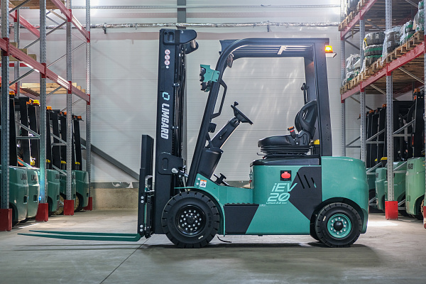 Электрический погрузчик  Электропогрузчик LIMGARD IEV20