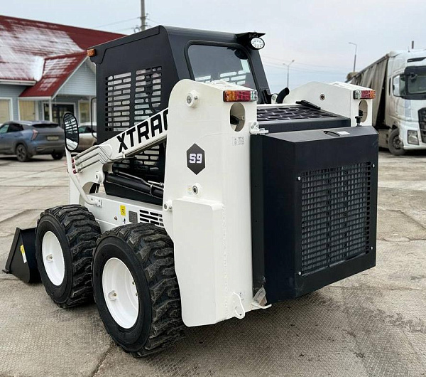Фото колесный мини погрузчик xtrac s9 (950 кг) на сайте www.kiit.ru в интернет-каталоге КИИТ ☎ +7(800) 707-07-45 Изображение №8