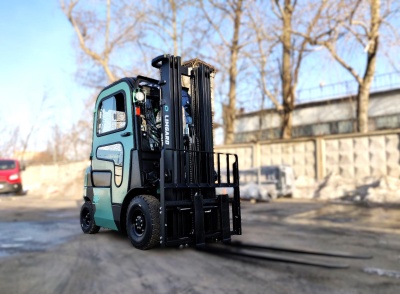 Автопогрузчик с кабиной LIMGARD FD18P. Изображение №4