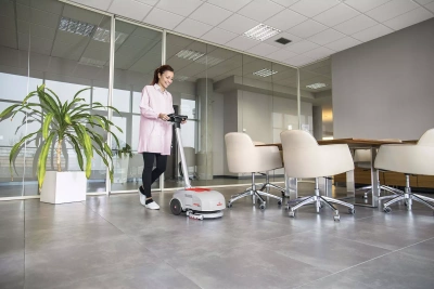 Поломоечная машина Comac Vispa XS. Изображение №3