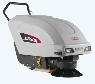 Аккумуляторная подметальная машина COMAC CS 500 BT с ручным управлением (2600 м²/ч, 650 мм, 50 л). Изображение №2