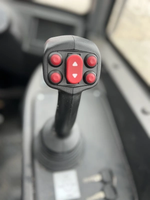 Телескопический погрузчик QUADTRAC WL100T EVO (2500 кг, высота подъема 4621 мм, двигатель XICHAI 4DX21-72). Изображение №11